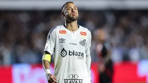 Neymar passou em branco no empate do Santos frente ao Novorizontino. Foto: Getty Images