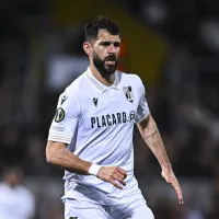 Avançado Nélson Oliveira prolonga contrato com o Vitória SC por mais um ano