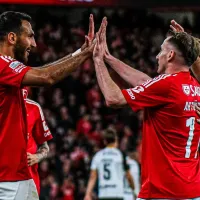 Benfica sobreviveu ao Farense e voltou a encostar-se ao Sporting no topo da Liga Portugal