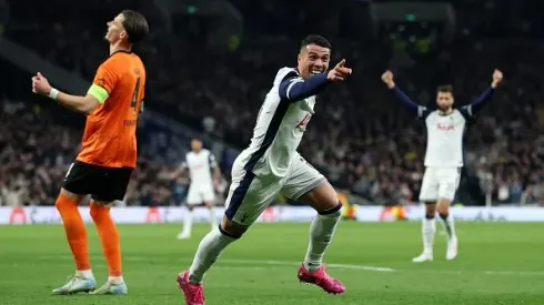 Pedro Porro marcou um lindo golo de letra contra o Frankfurt. Foto: Getty Images