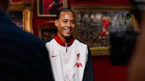 Virgil van Dijk, um dos melhores centrais da história do Liverpool e da Premier League. Foto LFC