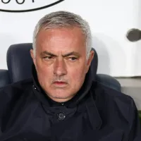 Fenerbahçe perde com o Besiktas e José Mourinho despede-se praticamente do título turco