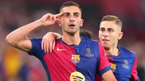 Ferran Torres e Fermín no último Barcelona x Real Madrid. Foto: Fran Santiago/Getty Images.