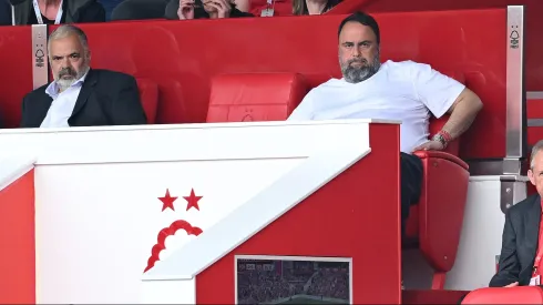 Evangelos Marinakis (à direita), dono do Nottingham Forest. Foto: Getty