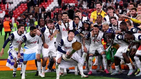 Son levantou o título de campeão do Tottenham. Foto: Getty Images