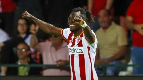 Tunde Akinsola, do AVS, marcou dois golos na primeira mão do play-off. Foto: conta oficial do X da Liga Portugal