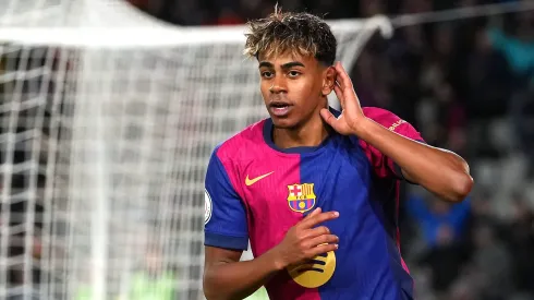Lamine Yamal renovou com o Barcelona. Foto: Alex Caparros/Getty Images.