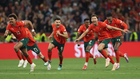 Ruben Dias e jogadores portugueses festejam no Portugal x Espanha. Foto: Getty Images