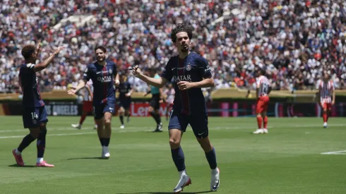 Vitinha entrou de pontaria afinada pelo Paris Saint-Germain ao marcar na goleada sobre o Atlético Madrid na 1.ª jornada do Grupo B.