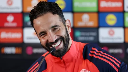 Rúben Amorim, treinador do Manchester United, recebeu voto de confiança do clube. Foto: Alex Livesey/Getty Images