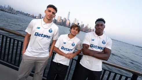 Gabri Veiga, Rodrigo Mora e Samu Omorodion estão prontos para o jogo contra o Inter Miami, nos EUA. Foto: FC Porto