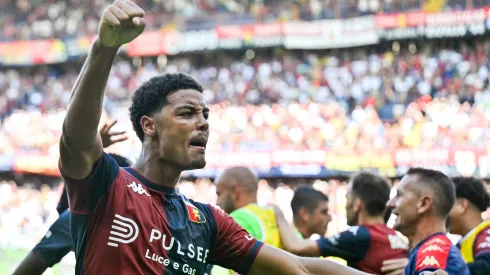 Koni de Winter, central belga de 23 anos, deu nas vistas ao serviço do Génova.