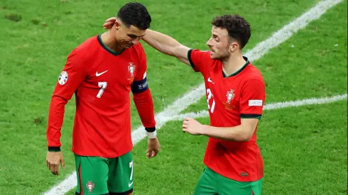 Diogo Jota com Cristiano Ronaldo na Seleção Portuguesa. Foto: Getty Images