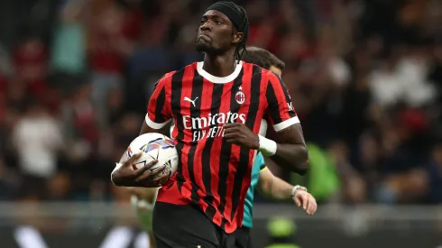 Tammy Abraham jogou pelo AC Milan na época passada, emprestado pela Roma, e vai agora deixar Itália, rumao Besiktas, da Turquia.