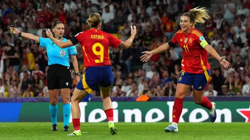 Alexia Putellas, junto com Esther González, a comemorar o grande golo que marcou no Espanha x Portugal. Foto: Getty