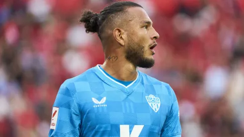 Luis Suárez, do Almería, é alvo do Sporting para substituir Gyokeres. Foto: Rafa Babot/Getty Images