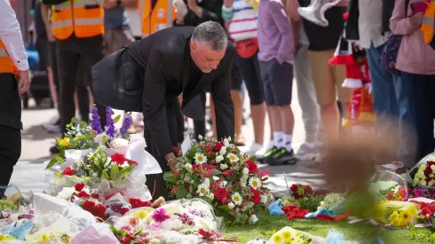 John Aldridge foi mais um de incontáveis elementos que fizeram a devida homenagem a Diogo Jota e André Silva. Foto: Getty