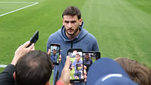Khvicha Kvaratskhelia é um dos craques do PSG e fez a antevisão ao decisivo duelo das meias-finais contra o Real Madrid. Foto: Getty