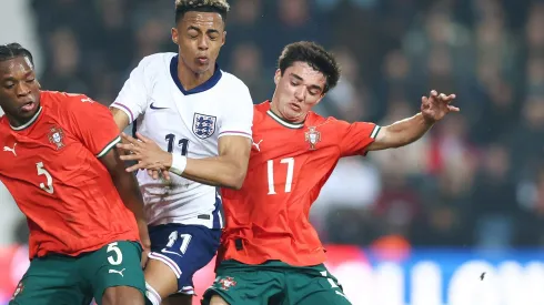 Diogo Nascimento (à direita) ruma ao Olympiacos. Foto: Dan Istitene/Getty Images