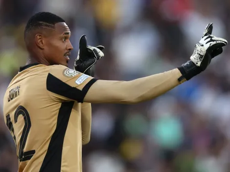 Manchester United aposta em John, guarda-redes do Botafogo