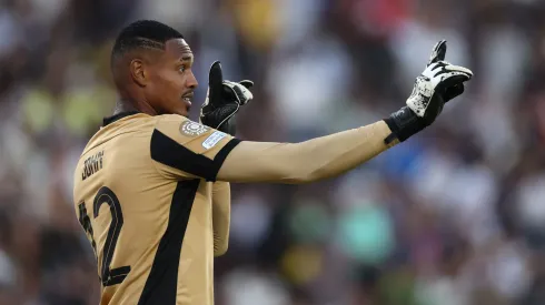 John, do Botafogo, é alvo do Manchester United. Foto: Stu Forster/Getty Images