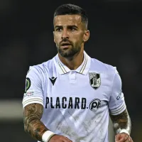 Sporting poderá avançar para a contratação de Tiago Silva, experiente médio do Vitória de Guimarães