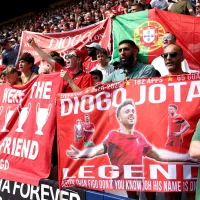 Liverpool presta mais uma homenagem a Diogo Jota, desta vez em Hong Kong, com Kenny Dalglish
