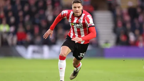 Central internacional polaco Jan Bednarek chega ao FC Porto proveniente do Southampton, que caiu da Premier League para o Championship.