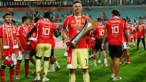 Anatoliy Trubin atingiu os 100 jogos pelo Benfica da melhor forma, com a conquista da Supertaça Cândido de Oliveira frente ao eterno rival, Sporting.