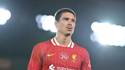 Darwin Núñez a caminho da Arábia Saudita. Foto: Kenta Harada/Getty Images