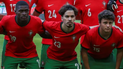 O trio português titular indiscutível no PSG, composto por Nuno Mendes, Vitinha e João Neves, está entre os candidatos à vitória na Bola de Ouro.