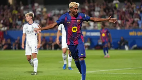 Lamine Yamal bisou na vitória do Barcelona sobre o Como. Foto: Getty Images