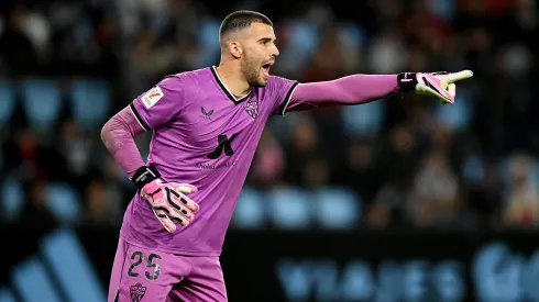 Luís Maximiano está de saída do Almería porque o clube quer reduzir a massa salarial e colocou alguns jogadores à venda.