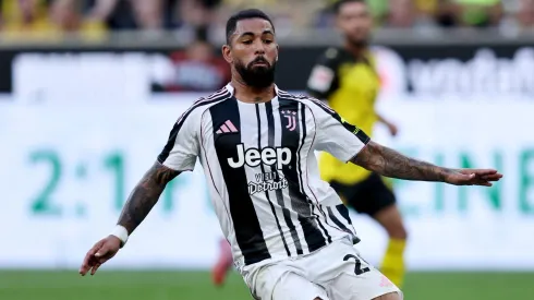 Douglas Luiz ao serviço da Juventus. Foto: Christof Koepsel/Getty Images