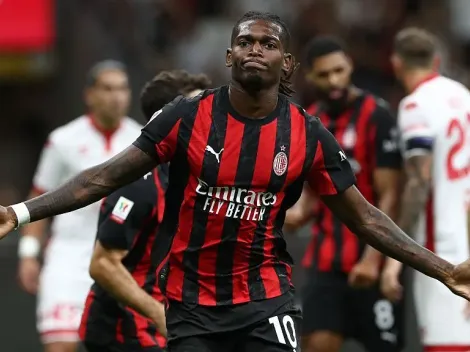 Rafael Leão lesiona-se e falha o arranque da Serie A