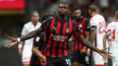 Rafael Leão lesionou-se no jogo do Milan com o Bari. Foto: Getty Images