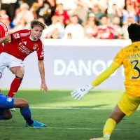 Benfica sofre, joga para o gasto e vence Alverca para manter o 100 por cento na Liga Portugal