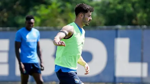 Zé Pedro, defesa-central do FC Porto, sai dos azuis e brancos para jogar em Itália, no Cagliari.