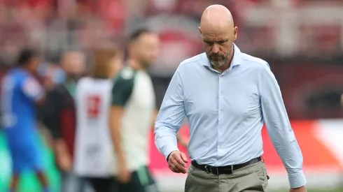 Erik ten Hag sai do Bayer Leverkusen. Foto: Getty Images