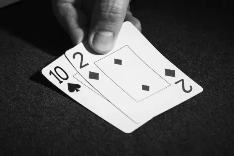 Entenda porque a mão T2o é chamada de "Doyle Brunson" no poker