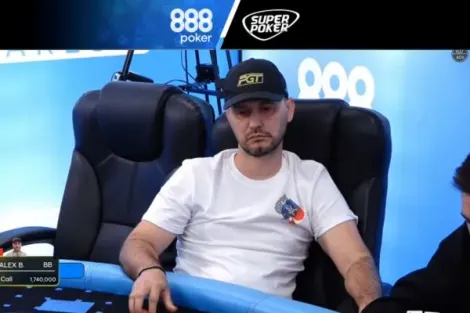 Você pagaria? Call questionável marca bolha da FT do 888poker LIVE Bucareste