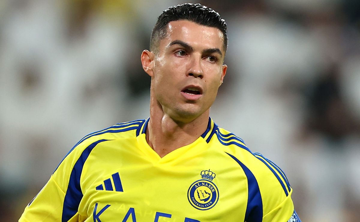 Jose Mourinho chính thức xác nhận vụ Ronaldo trở lại châu Âu, CR7 bị Al Nassr thanh lý hợp đồng?