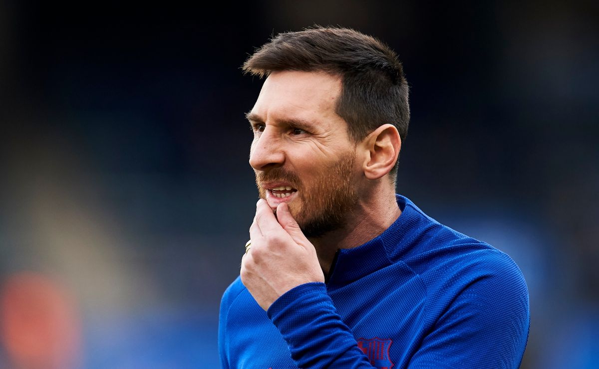 Lionel Messi's Barcelona contract leaked online: His weekly wage shocks ...