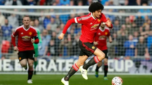 Van Gaal warns Fellaini to control himself