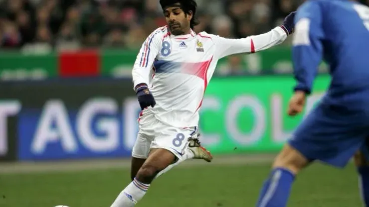Vikash Dhorasoo – France /Slovaquie – Match amical – 01.03.2006 – Foot Football – Largeur action frappe
