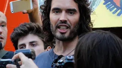 Russell Brand sings West Ham songs on Jimmy Fallon Show