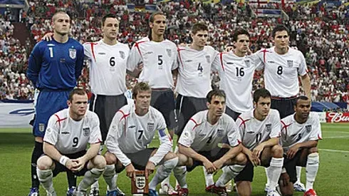 The England Outsiders #4. The Midfielders