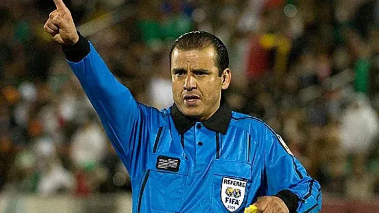 Referee Baldomero Toledo. Mexico defeated Bolivia 5-1 in an international friendly played at Dick's Sporting Goods Park, Commerce City, Colorado. March 11, 2009.
