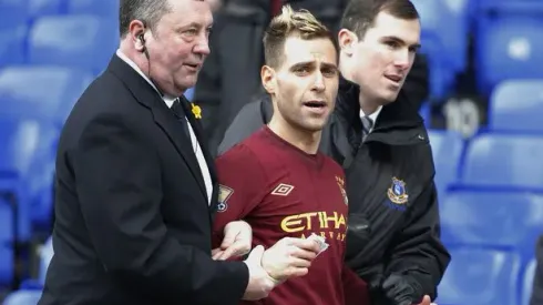 Manchester City Fan Invades Pitch and Pretends to be a City Footballer