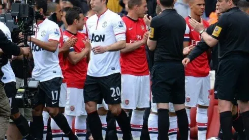 Robin van Persie Scores For Manchester United Against Arsenal